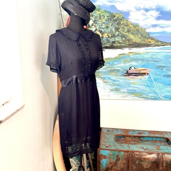 ,L'école des Femmes,Exquisite Soft Dotted Swiss,Slip Included,Stunning,Size 4 - Picture 10 of 16